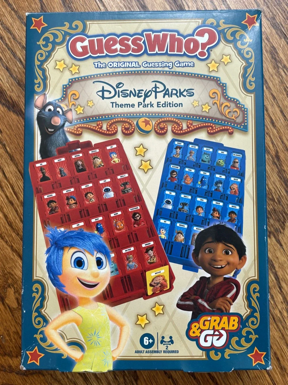 Guess Who? Disney Theme Park Edition - Blue & Red Grab and Go travel version